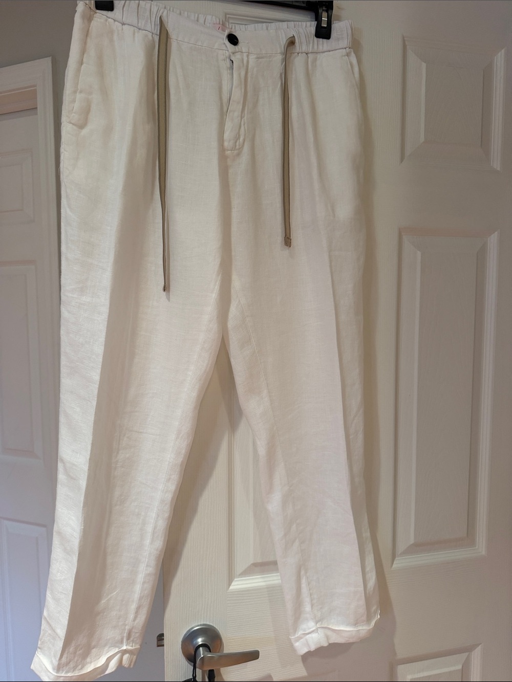 Men’s linen pants. Zipper closets as well as drawstring. Sz XL